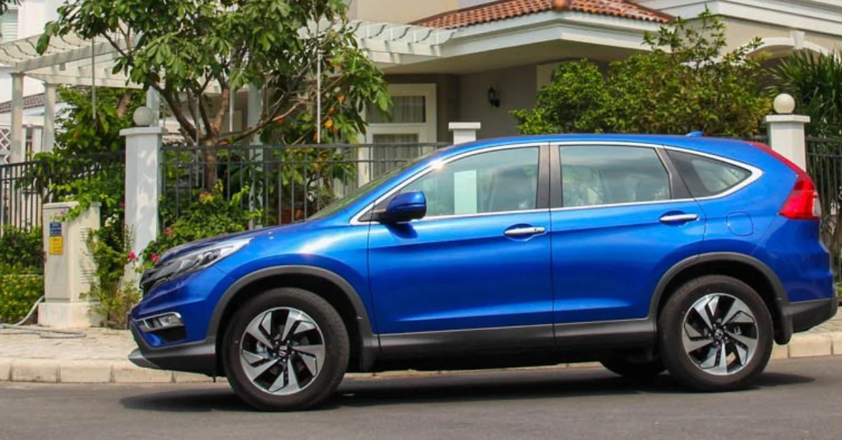 Ngoại thất đuôi xe Honda CRV 2016 lưng gù