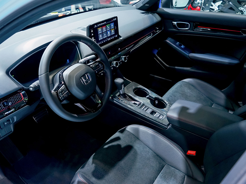 Nội thất Honda Civic hiện đại với màn hình cảm ứng sắc nét