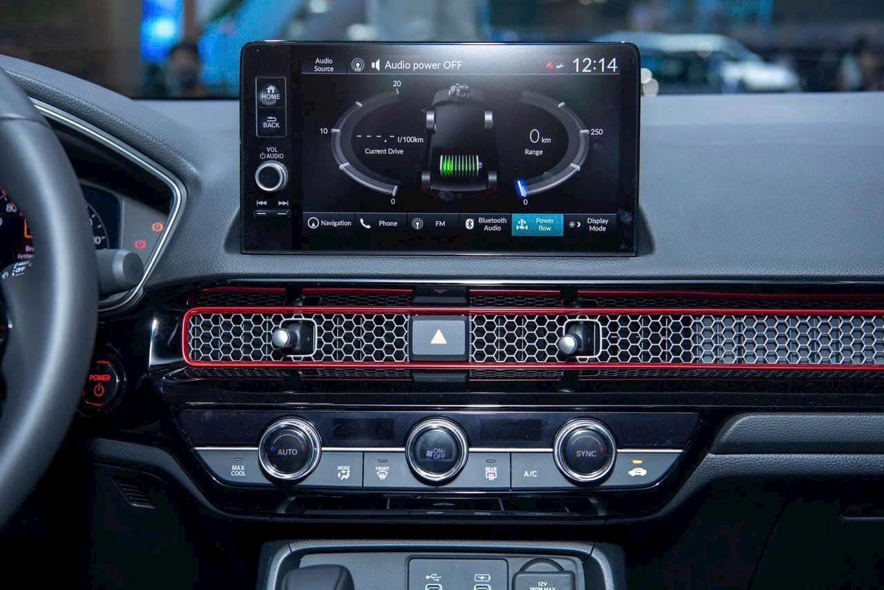 Khả năng vận hành mạnh mẽ của Honda Civic trên đường trường