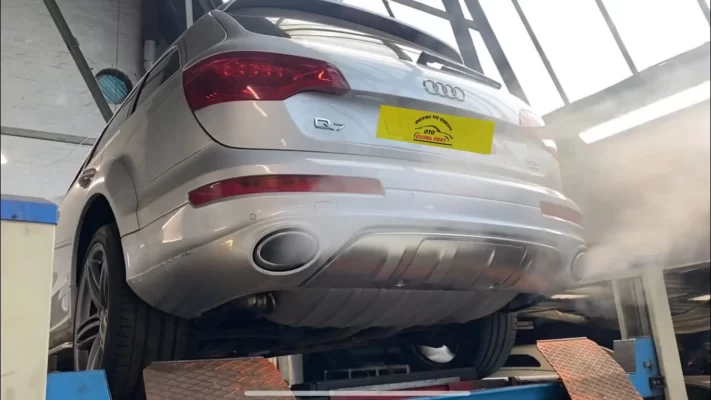 Kiểm tra dầu động cơ để phát hiện hao nhớt